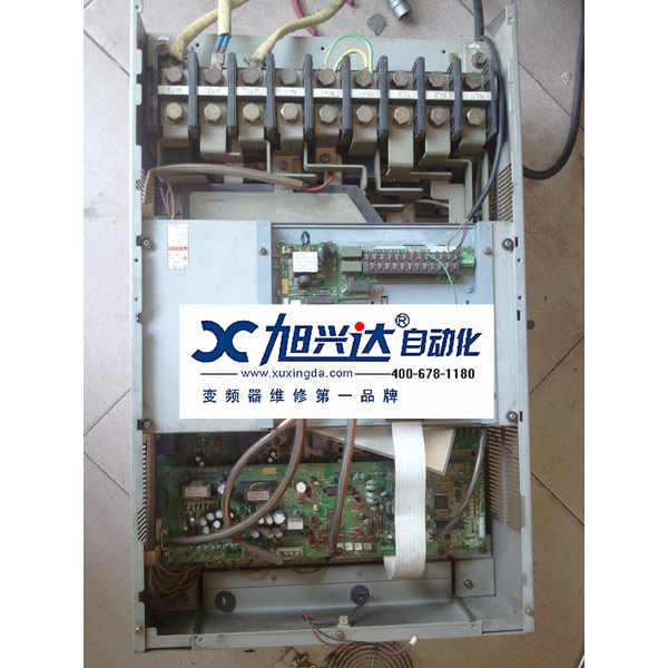 三菱变频器维修现场 三菱变频器维修,三菱通用变频器维修,三菱专用变频器维修,拥有十几年专业变频器维修技术、经验丰富的技术团队。上门现场维修、工程承包维护保养。变频器检查一律免费 维修服务热线:400-678-1180 在线技术支持
